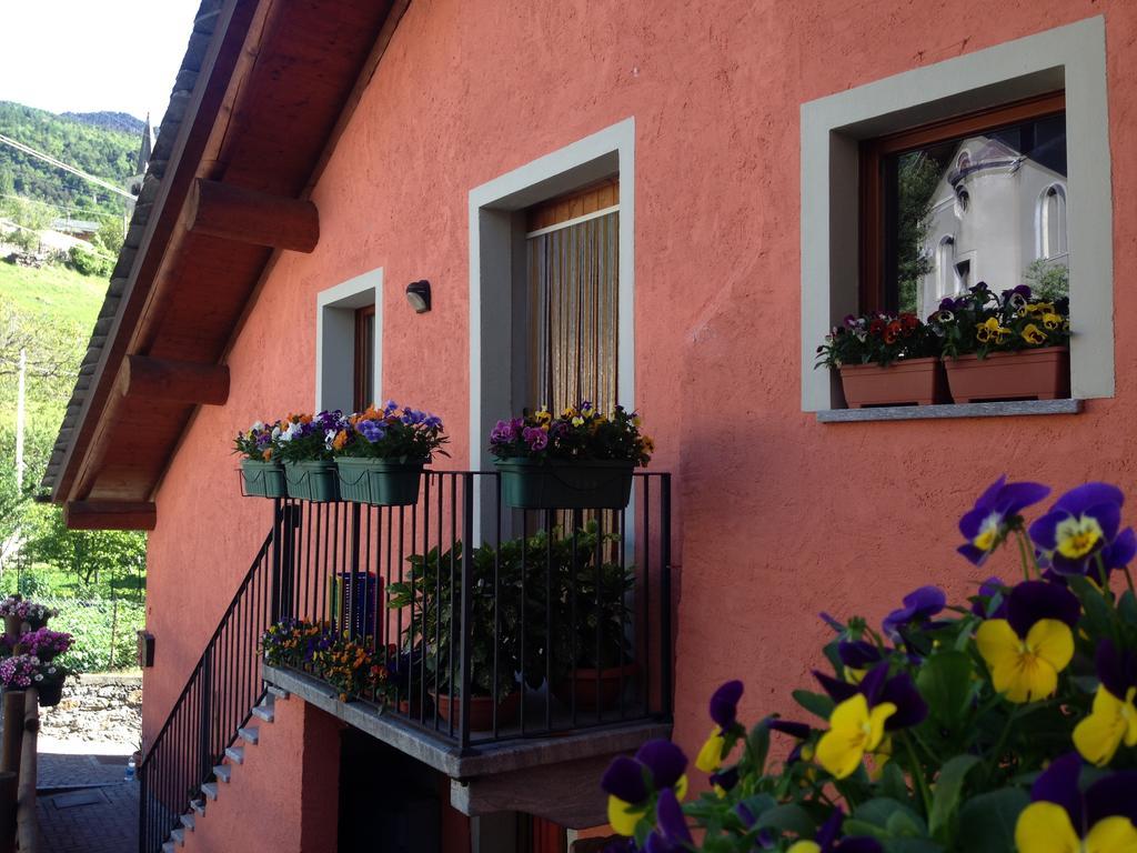 Maison Des Challant Challand Saint Victor Exterior photo